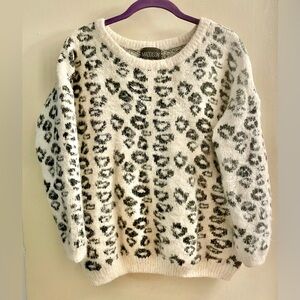 Cream & Black Animal Print Eyelash Sweater Metallic thread  SIZE LARGE  EUC!